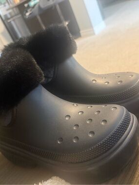 CROCS Black Faux-Fur Lined Classic Clog Mules
